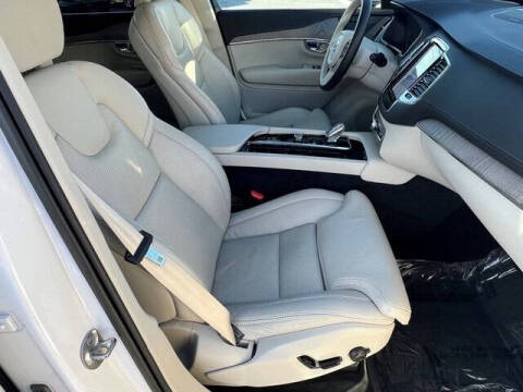 2023 Volvo XC90 Recharge T8 Ultimate Bright Theme 6P