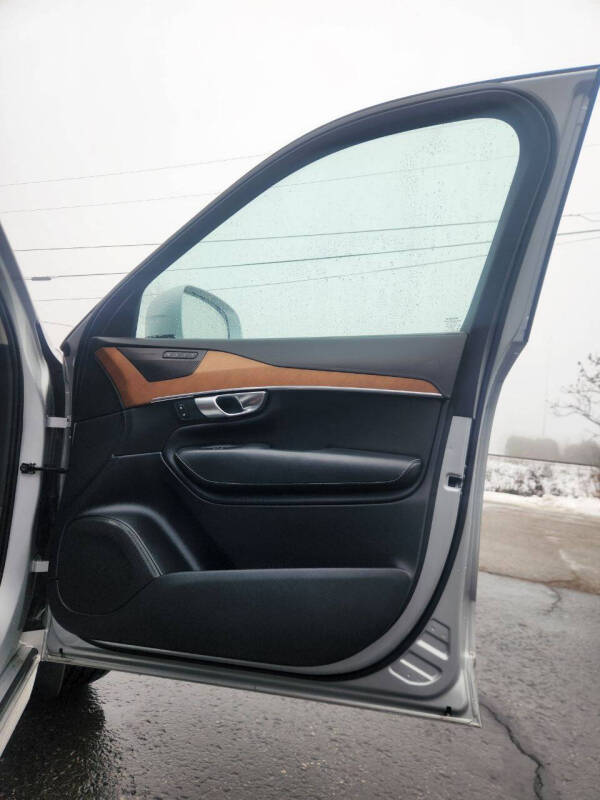 2019 Volvo XC90 T6 Inscription