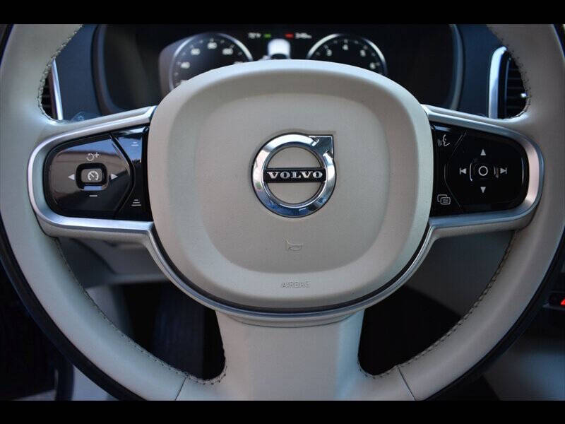 2018 Volvo XC90 T6 Momentum