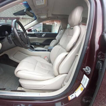 2017 Lincoln Continental Select