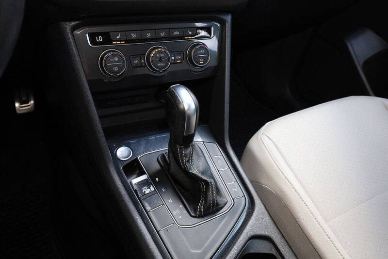 2021 Volkswagen Tiguan SE R-Line Black