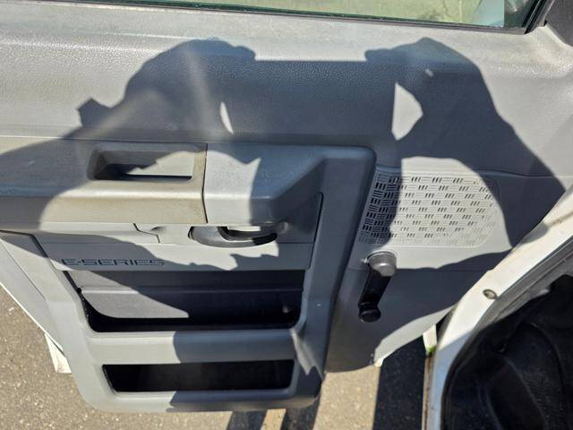 2011 Ford E-Series E-350 SD