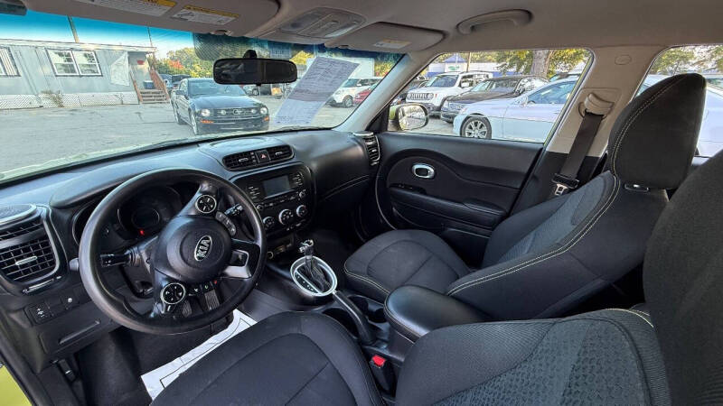 2016 Kia Soul +