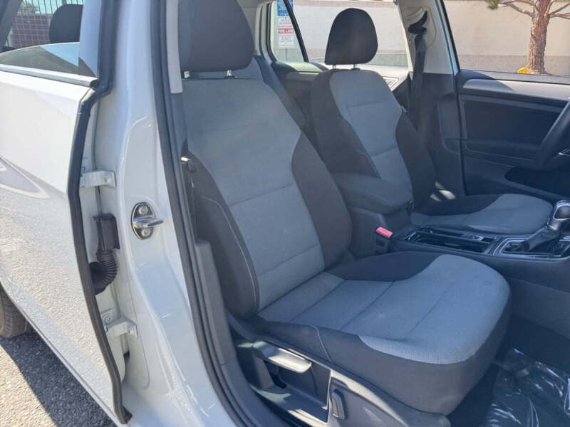 2016 Volkswagen e-Golf SE