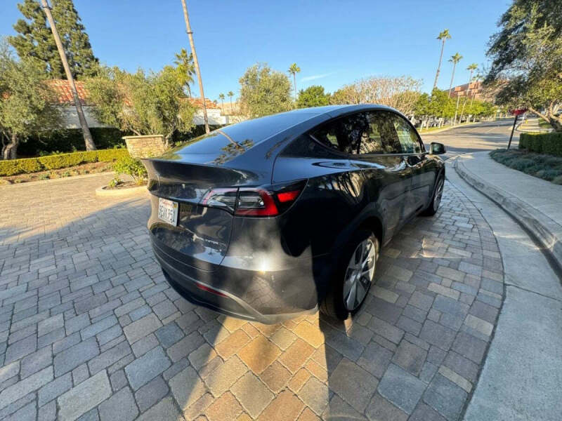 2024 Tesla Model Y Long Range