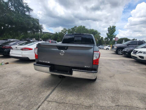 2017 Nissan Titan SV
