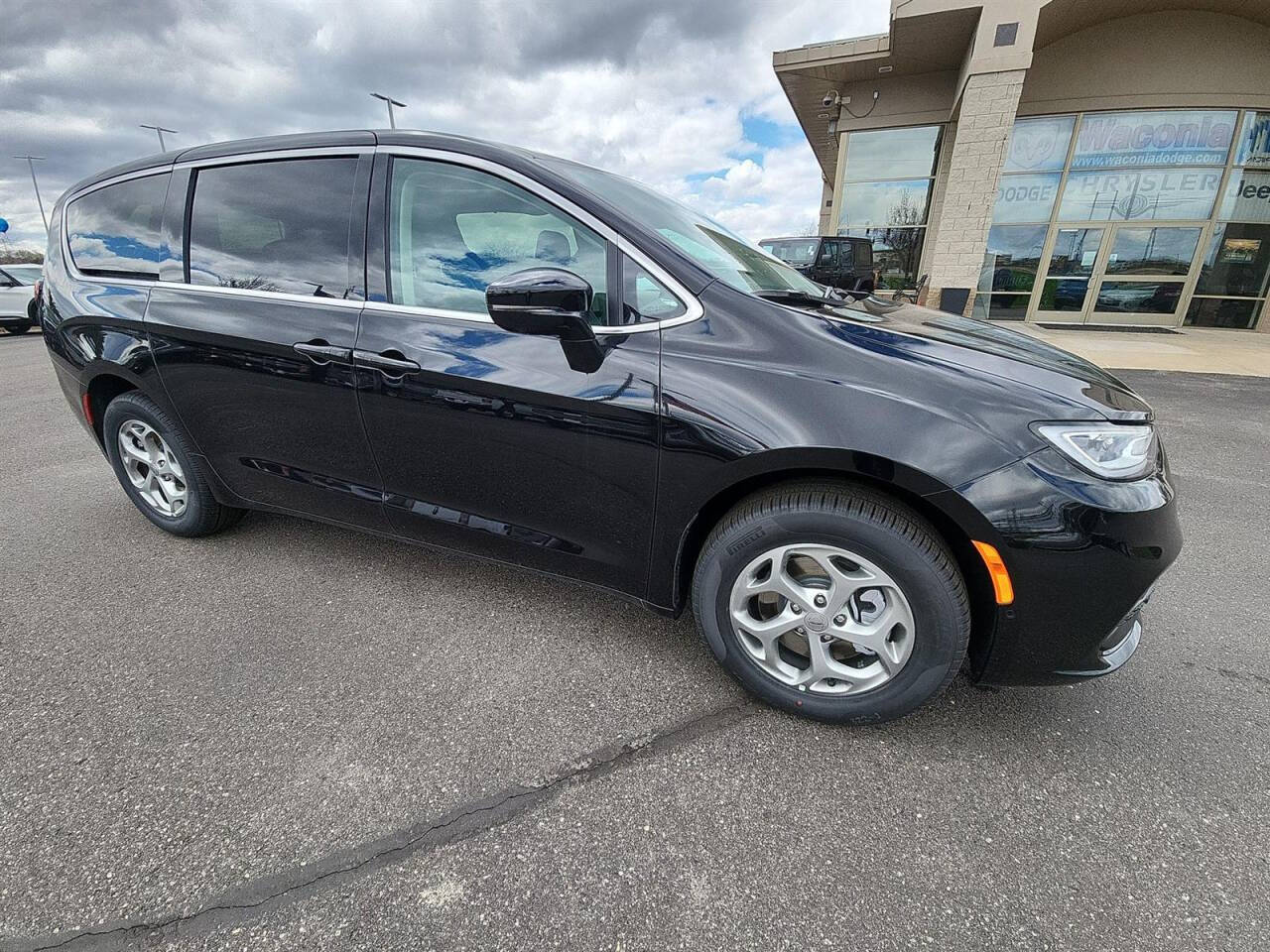 2024 Chrysler Pacifica for sale at Victoria Auto Sales in Victoria, MN