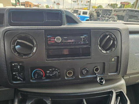 2011 Ford E-Series E-350 SD XLT