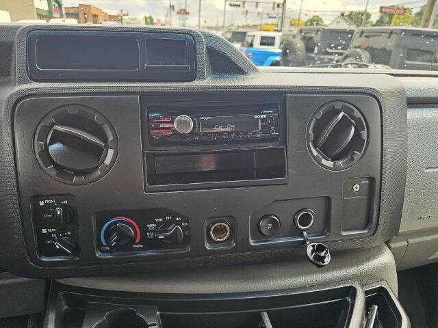 2011 Ford E-Series E-350 SD XLT