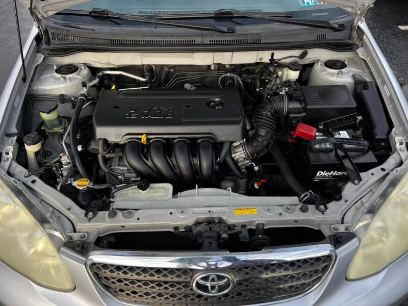 2006 Toyota Corolla LE photo 24