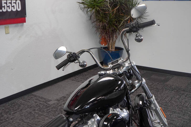 2022 Harley-Davidson Softail Standard
