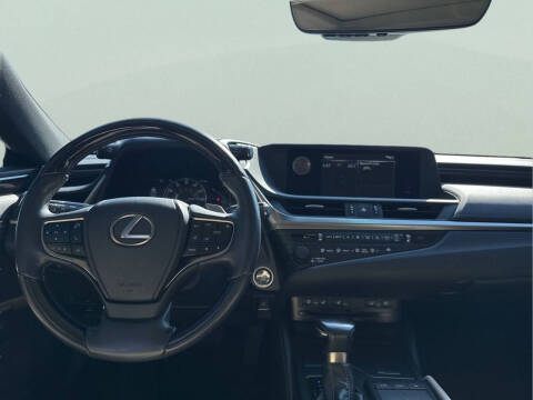 2019 Lexus ES 350