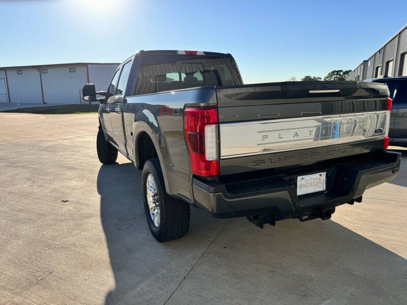 2019 Ford F-250 Super Duty Platinum photo 3