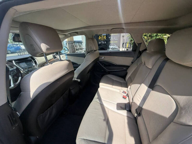 2017 Hyundai Santa Fe SE Ultimate