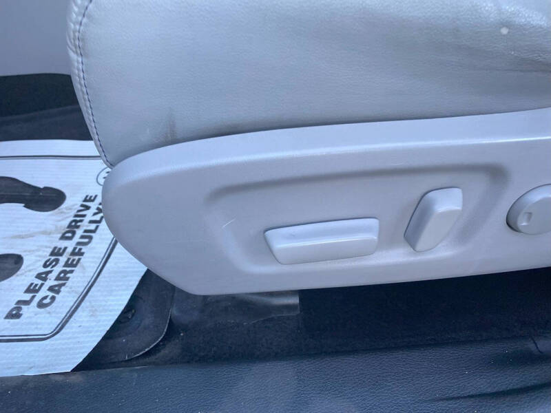 2016 Toyota Highlander LE