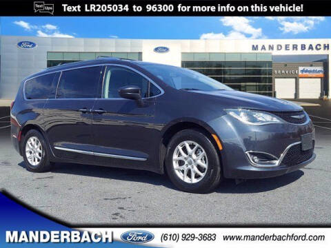 2020 Chrysler Pacifica for sale at Capital Group Auto Sales & Leasing in Freeport NY