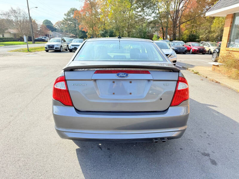 2010 Ford Fusion SE photo 4