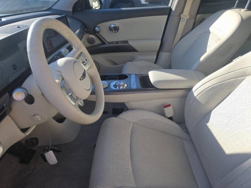 2024 Genesis GV60 Advanced