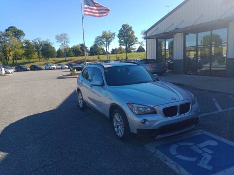 2013 BMW X1 for sale at DOUG'S AUTO SALES INC in Pleasant View TN