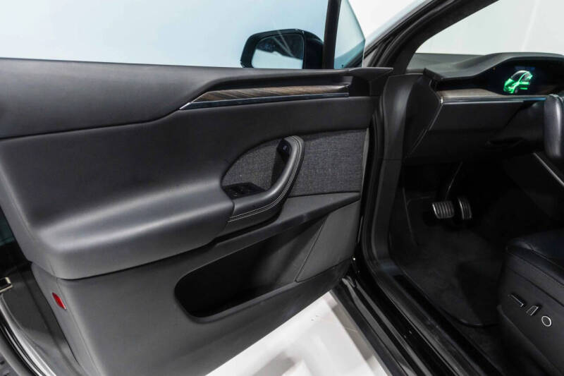 2023 Tesla Model X Standard Range