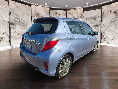 2012 Toyota Yaris 5-Door SE