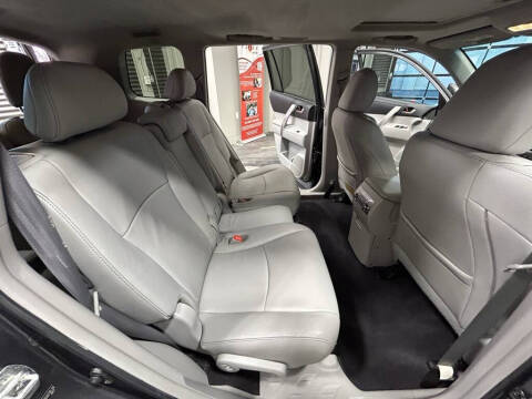 2011 Toyota Highlander SE