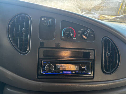 2004 Ford E-Series E-350 SD