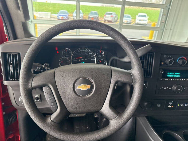 2025 Chevrolet Express LS 3500