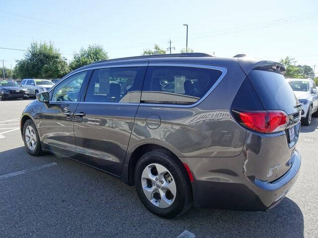 2017 Chrysler Pacifica Hybrid Premium