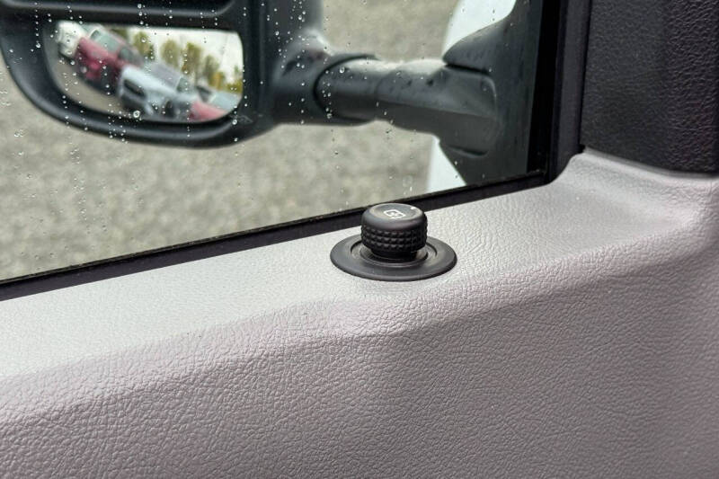 2024 Ford E-Series E-450 SD