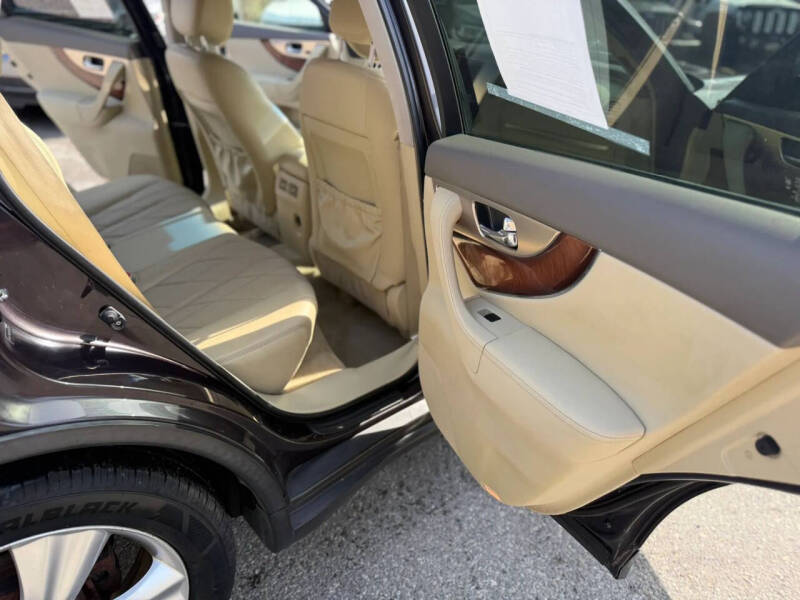 2011 Infiniti FX35
