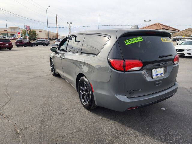 2020 Chrysler Pacifica Touring