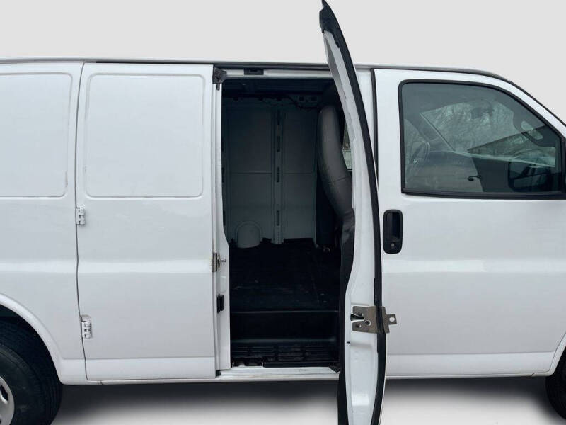 2023 GMC Savana 3500