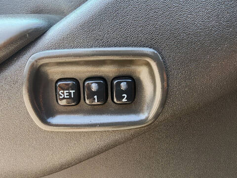 2005 Nissan Pathfinder LE