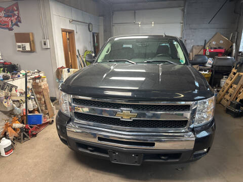 2009 Chevrolet Silverado 1500 for sale at BADGER LEASE & AUTO SALES INC in West Allis WI