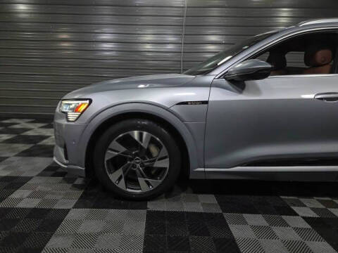 2022 Audi e-tron quattro Premium Plus