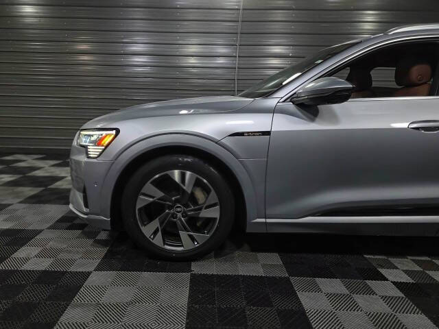 2022 Audi e-tron quattro Premium Plus