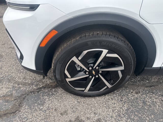 2026 Chevrolet Equinox EV LT 2