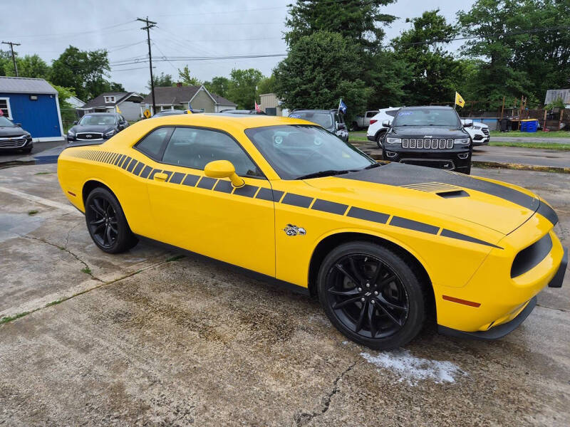 2017 Dodge Challenger SXT Plus