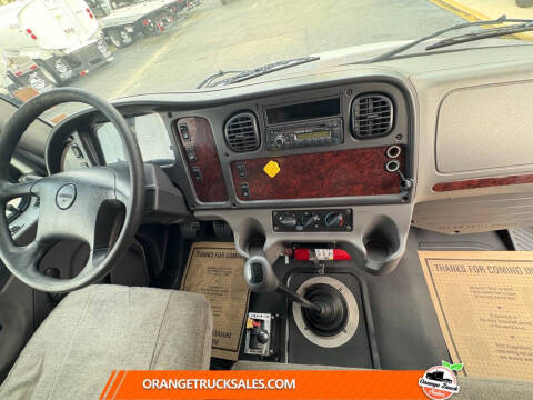 2015 Freightliner M2 106