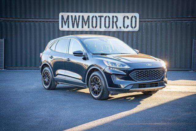 2021 Ford Escape SE's photo