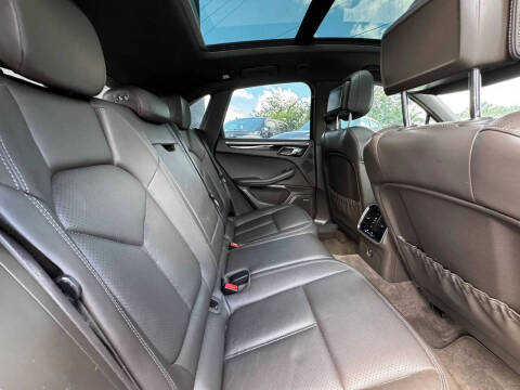 2017 Porsche Macan