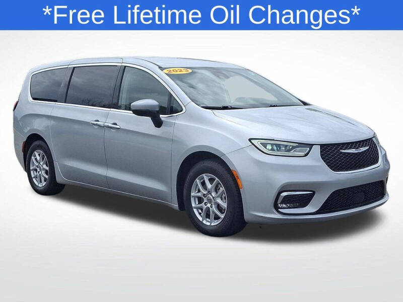 2023 Chrysler Pacifica Touring L