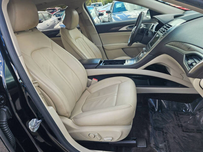 2017 Lincoln MKZ Select