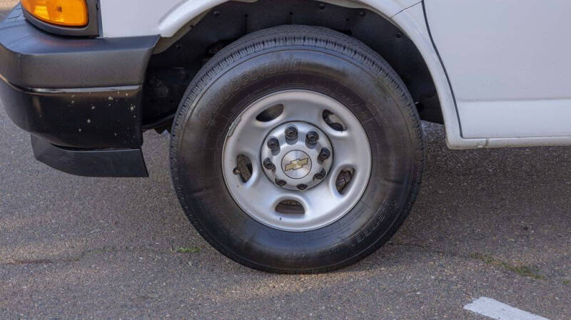 2023 Chevrolet Express 2500