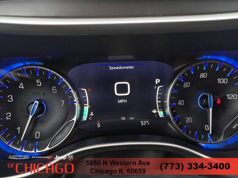 2026 Chrysler Pacifica Select