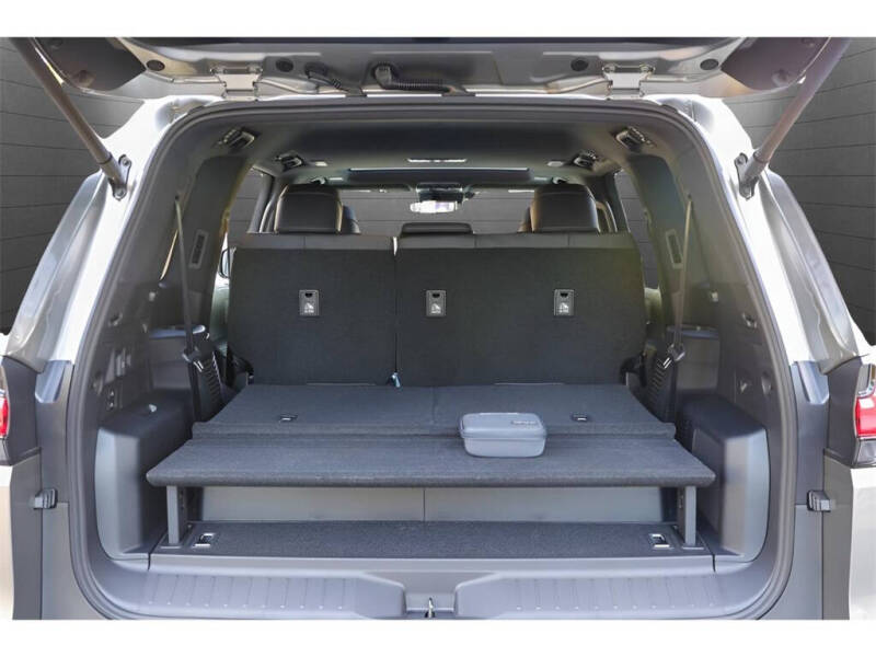 2025 Lexus LX 700h F SPORT Handling