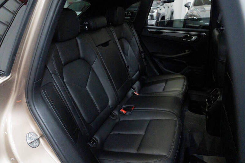 2017 Porsche Macan