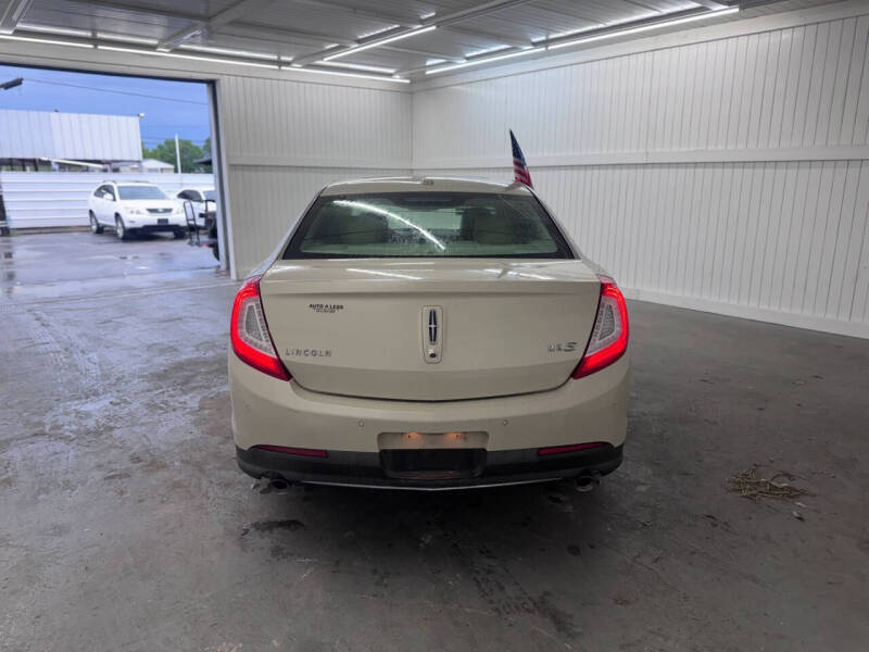 2014 Lincoln MKS