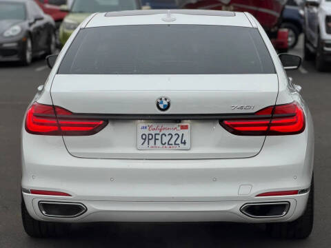 2018 BMW 7 Series 740i